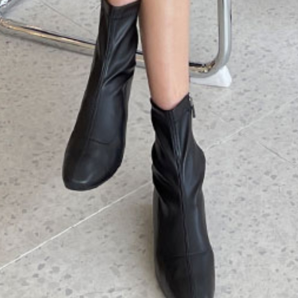 Sock boots